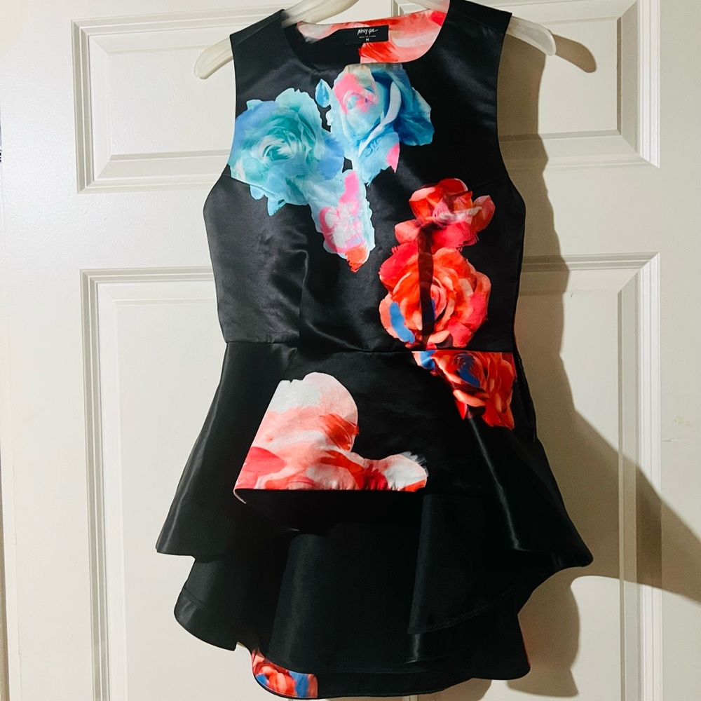 Cute lil floral peplum top